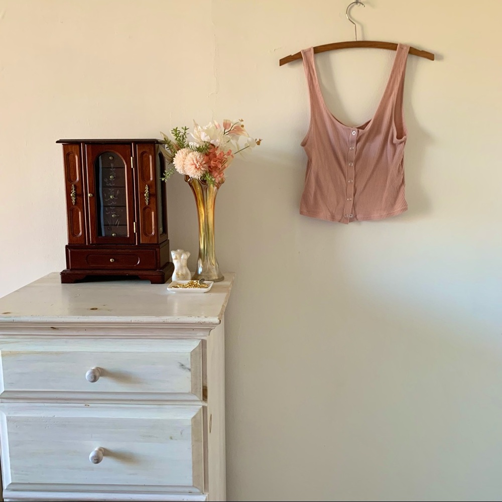 button crop top - Picture 2 of 2